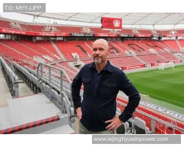 阿贾克斯惨遭欧冠0-3失利荷媒称总监欲邀滕哈赫重返执教